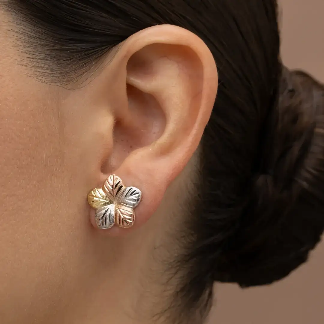 Brinco Flor Diamantada Para Aplique de Três Cores — semijoia bruta diamantados da Santana Brutos, atacado para lojistas